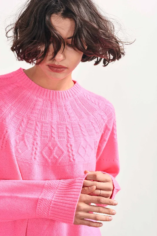 Cashmere Big Cable Crew in Neon Pink