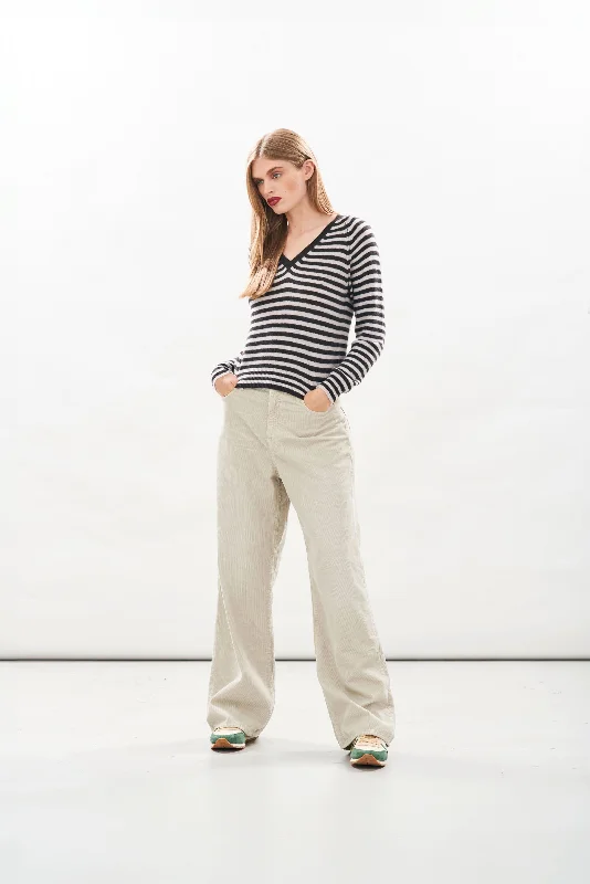 Cashmere Crop Stripe Vee in Bitter and Fog