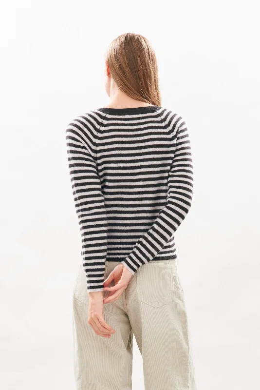 Cashmere Crop Stripe Vee in Bitter and Fog