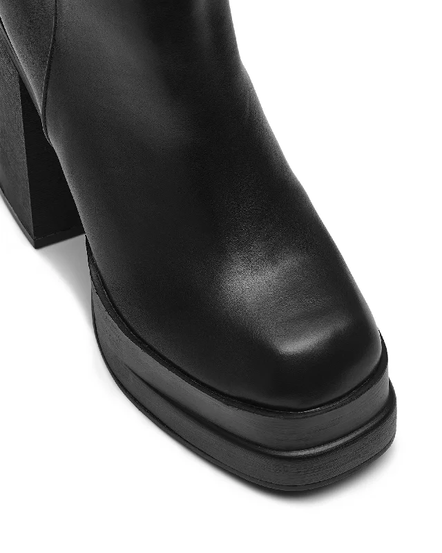 Captivate Boot Black